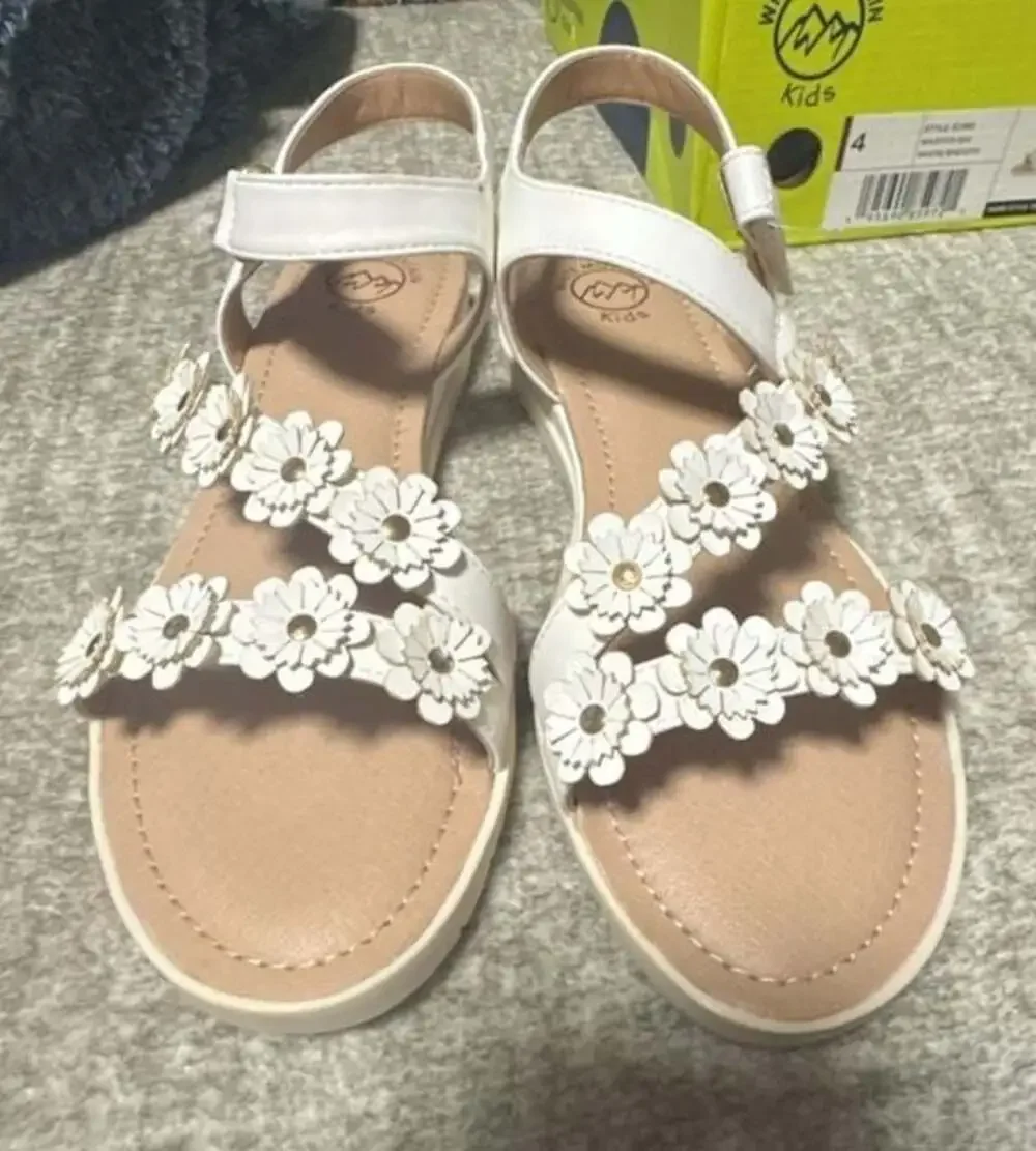 White Mountain Kids White Floral Sandals, Size 4